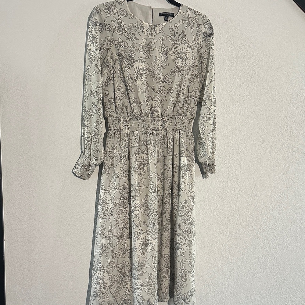 Banana Republic Gray Floral Long Sleeve Dress
